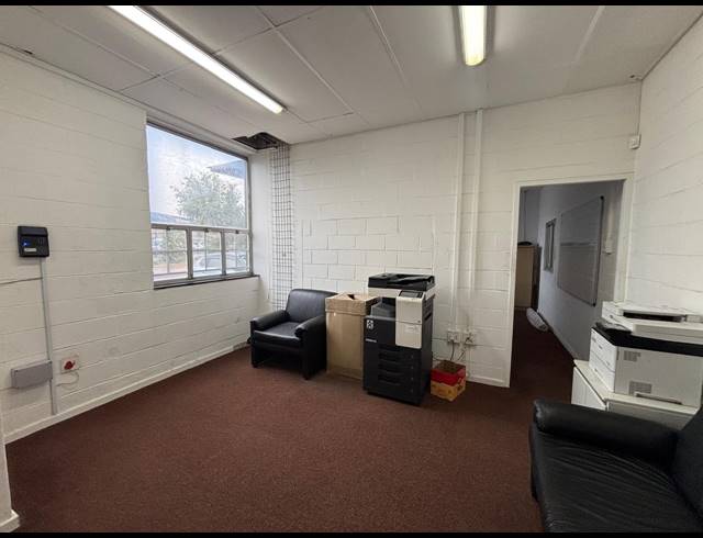 1,171M² FACTORY TO LET IN MAITLAND